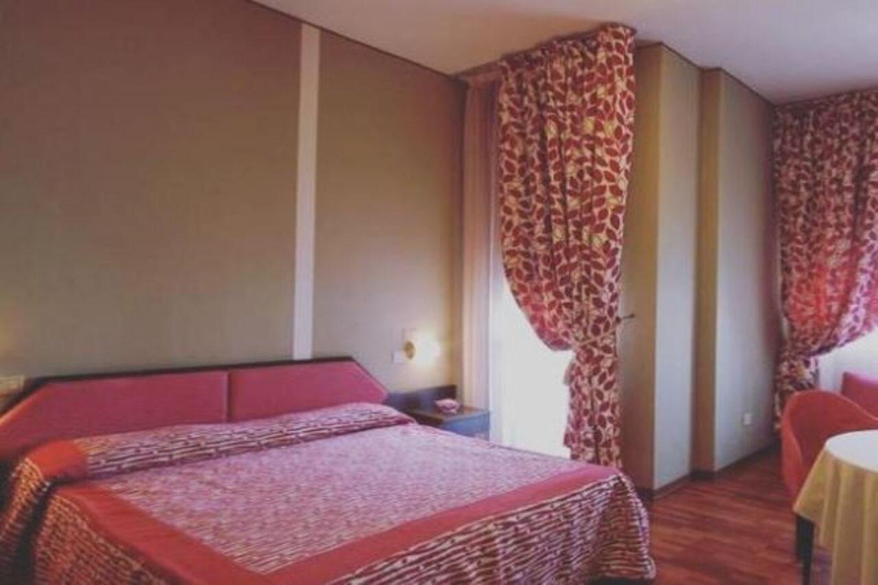 Hotel Bristol Pesaro Exterior photo