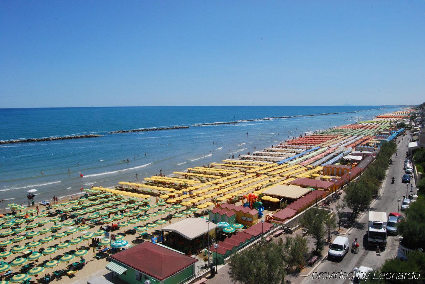 Hotel Bristol Pesaro Exterior photo
