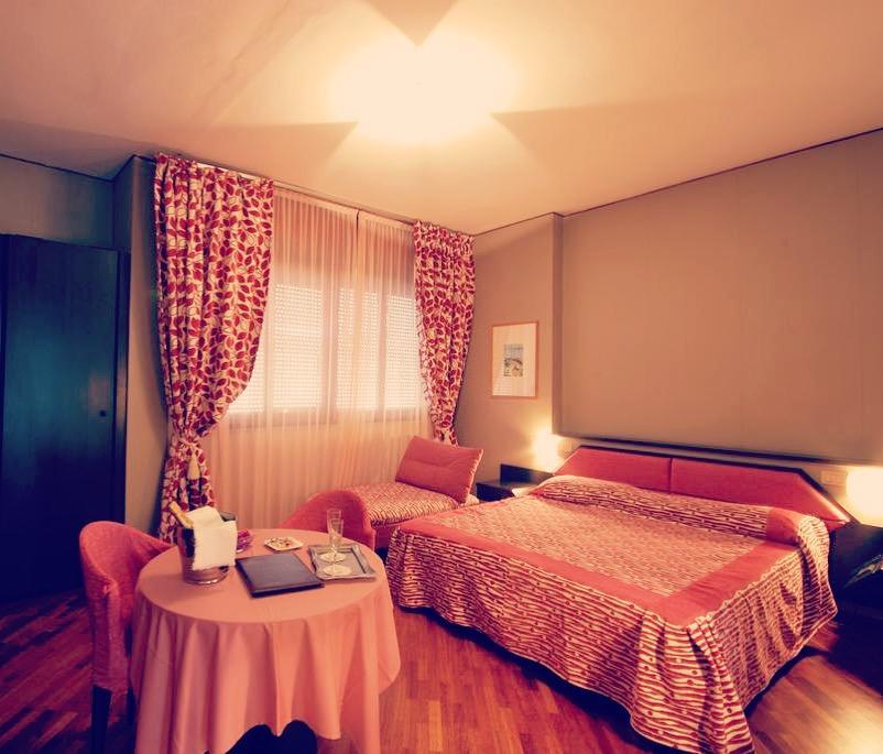 Hotel Bristol Pesaro Exterior photo