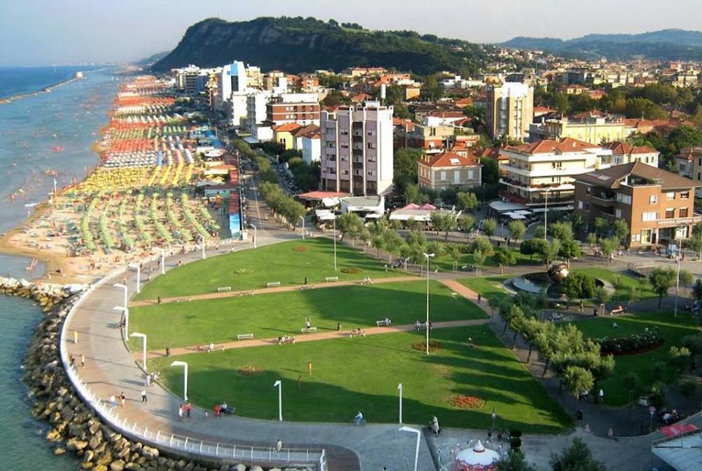 Hotel Bristol Pesaro Exterior photo