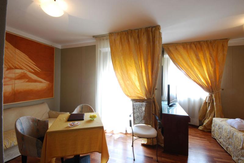 Hotel Bristol Pesaro Exterior photo